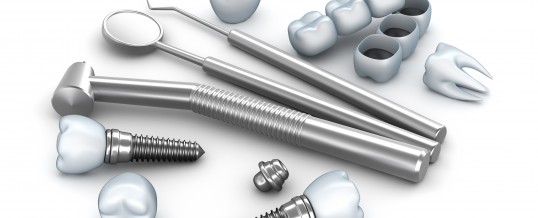ESTE RECOMANDAT IMPLANTUL DENTAR IARNA?